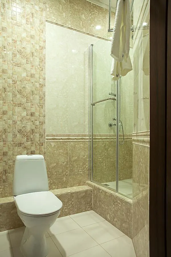 אסטנה Hotel Topaz