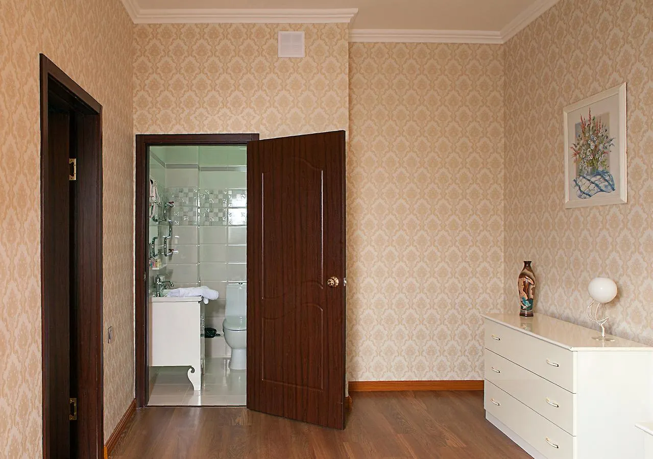 אסטנה Hotel Topaz