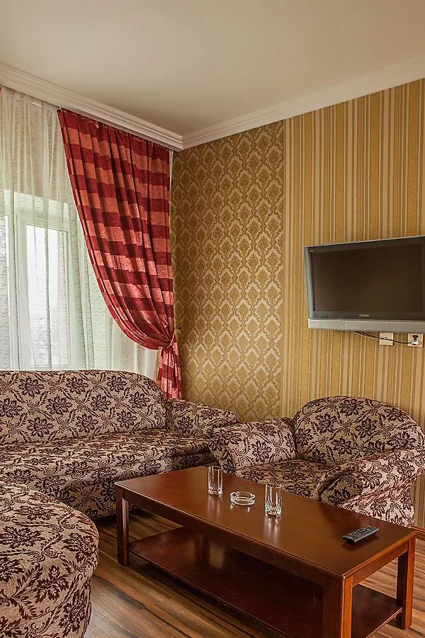 אסטנה Hotel Topaz 3*,