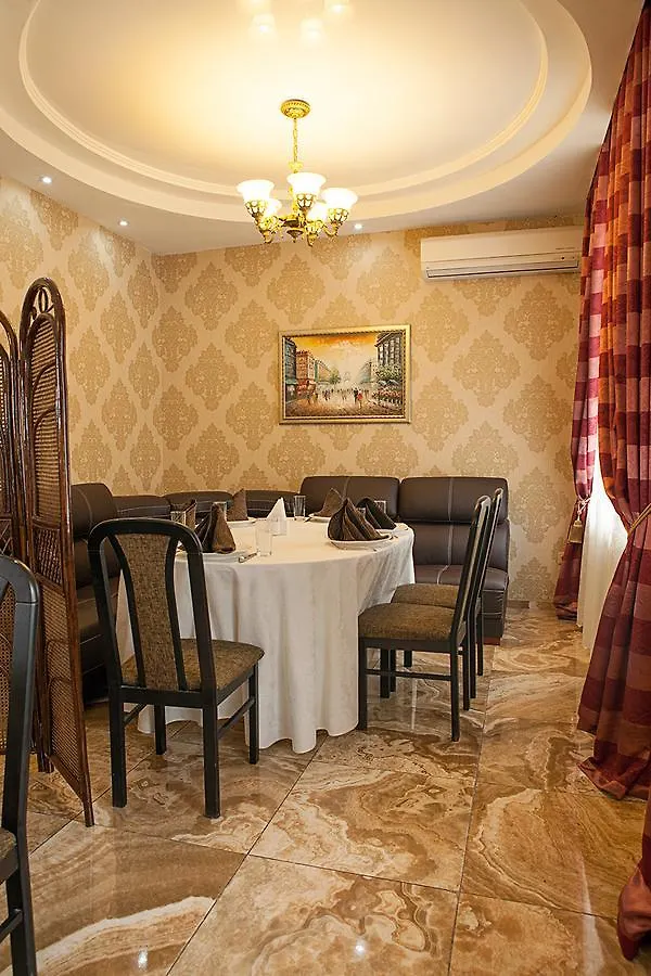 אסטנה Hotel Topaz